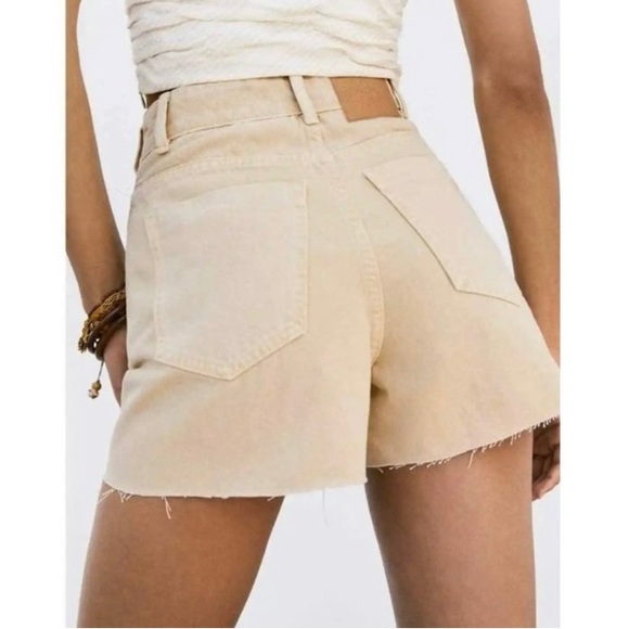 Zara Seamless Shorts - Picture 2 of 7
